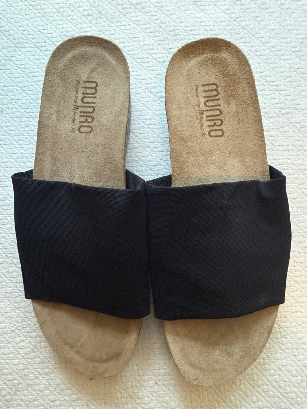 Munro Black Wide Strap Slide Mules size 8